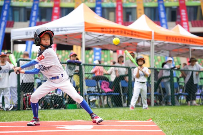 2025全国青少年棒垒球联赛总决赛在鄂尔多斯开幕