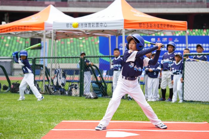 2025全国青少年棒垒球联赛总决赛在鄂尔多斯开幕