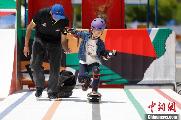 上海黄浦江畔上演奥运资格赛 新兴项目点燃城市