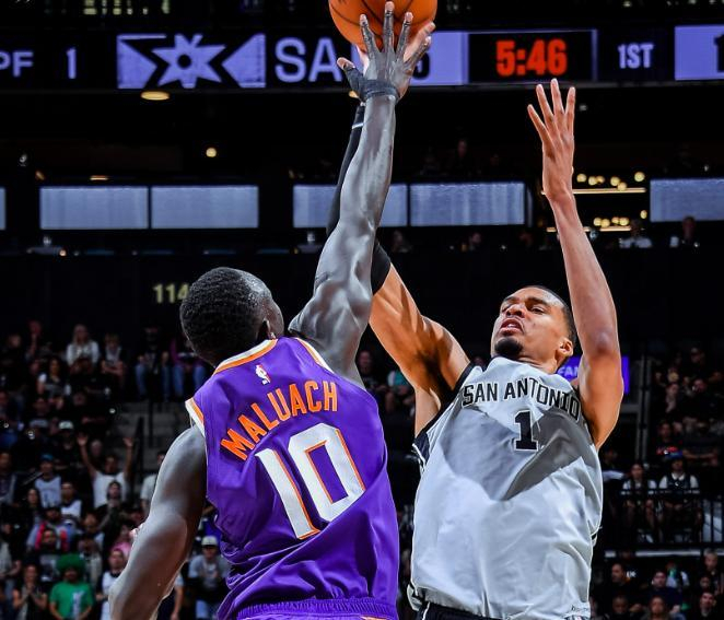 文班亚马准绝杀马刺逆转太阳 锁定季后赛席位