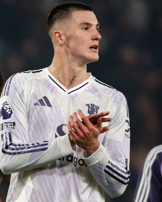 贝尔巴托夫盛赞谢什科状态正佳 信心提升助力曼