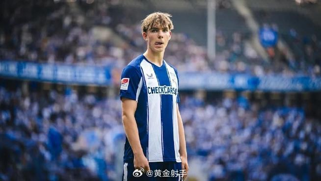 曼城与拜仁争夺16岁天才中场艾希霍恩引热议